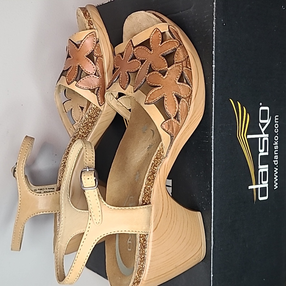 Dansko Coquette Full Grain Amber/Biscotti